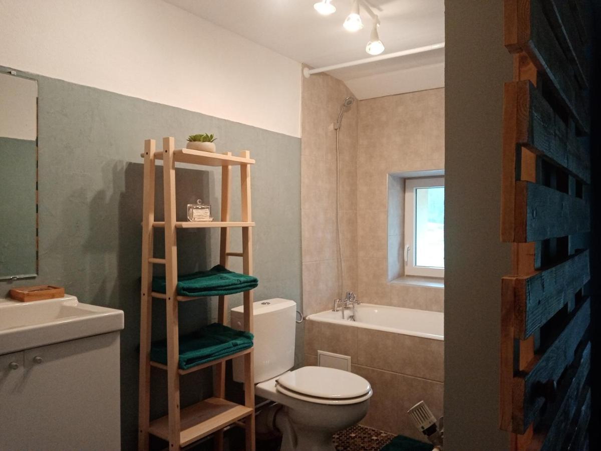 Bed and Breakfast Les P'Tites Pistes Chaux-des-Pres Esterno foto